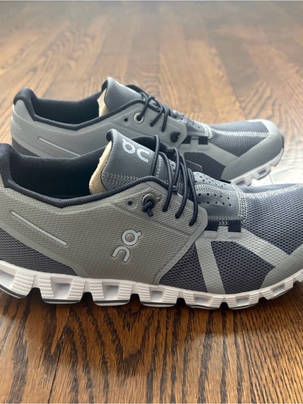 On Clouds women size 7